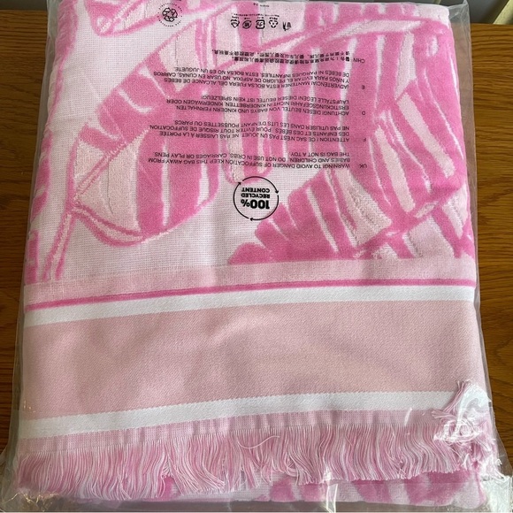 Lilly Pulitzer Jacquard Beach Towel Let’s Go Bananas Conch Shell Pink - Picture 4 of 5